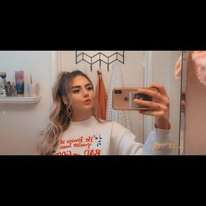 Meet your Posher, Holli